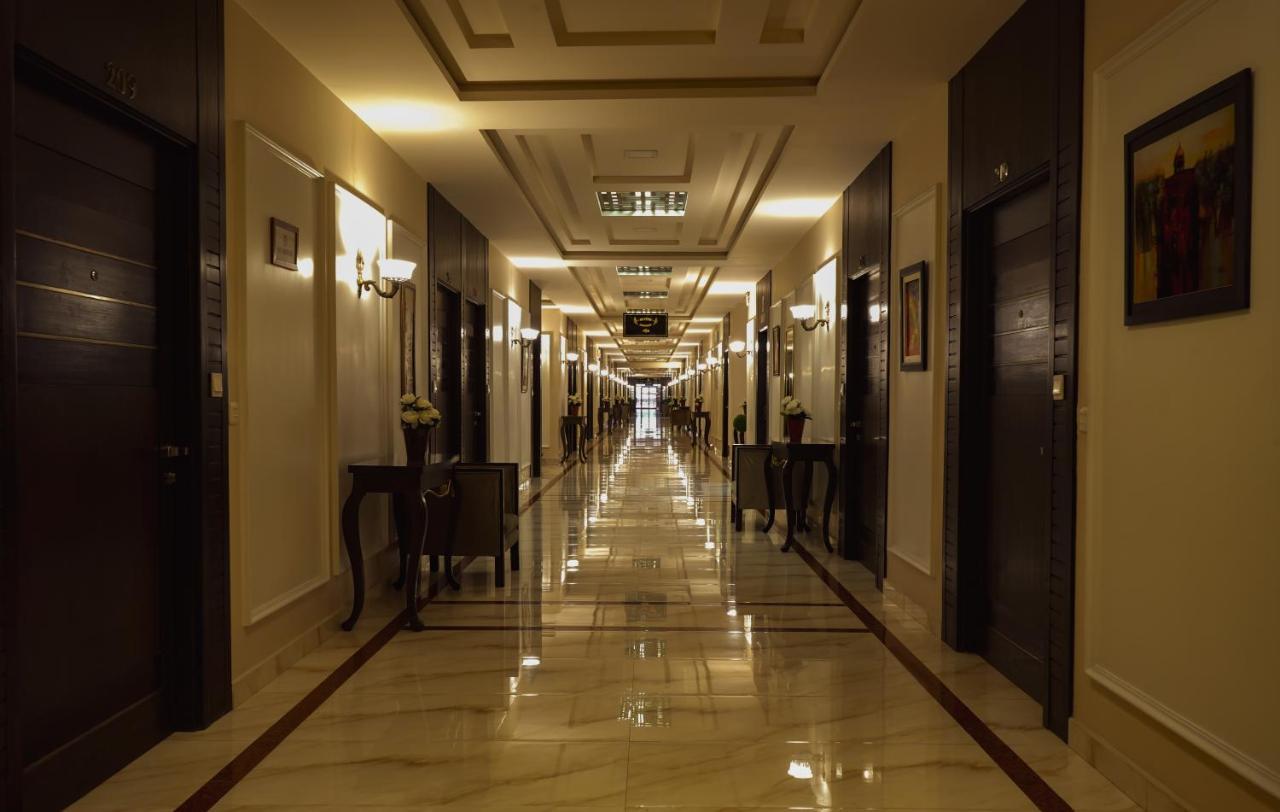 Oxygym Club Hotel & Suites Faisalabad Exterior photo